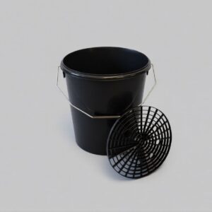 16l Standard Black Car Detailing Bucket with Grit Guard