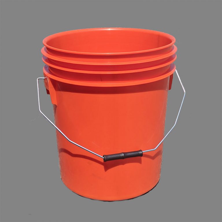 16l car wash bucket with grit shield H&O Plastics