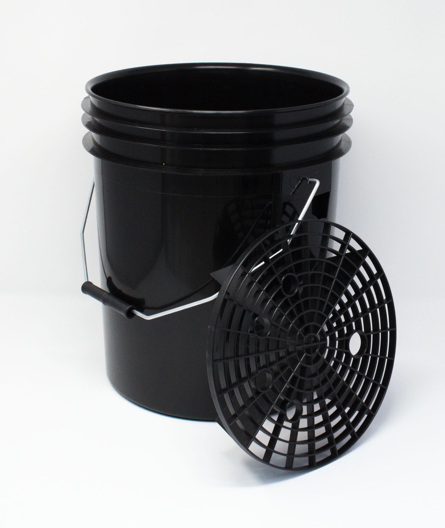 Plastic 15L Car Wash Bucket with Grit Guard and Lid
