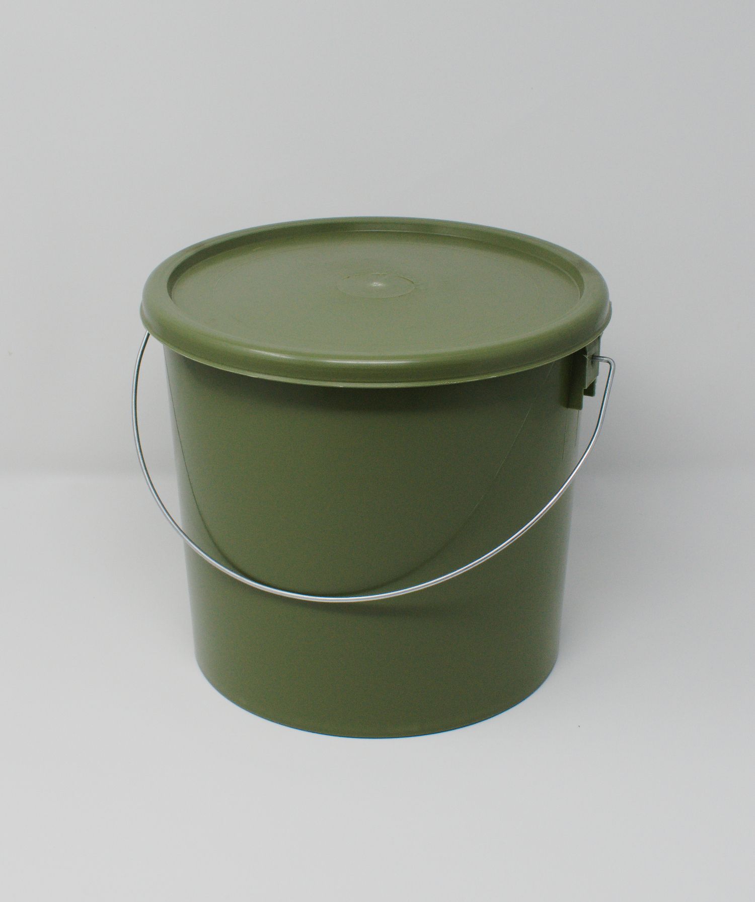 5L Olive Green Fishing Bucket with lid and metal handle