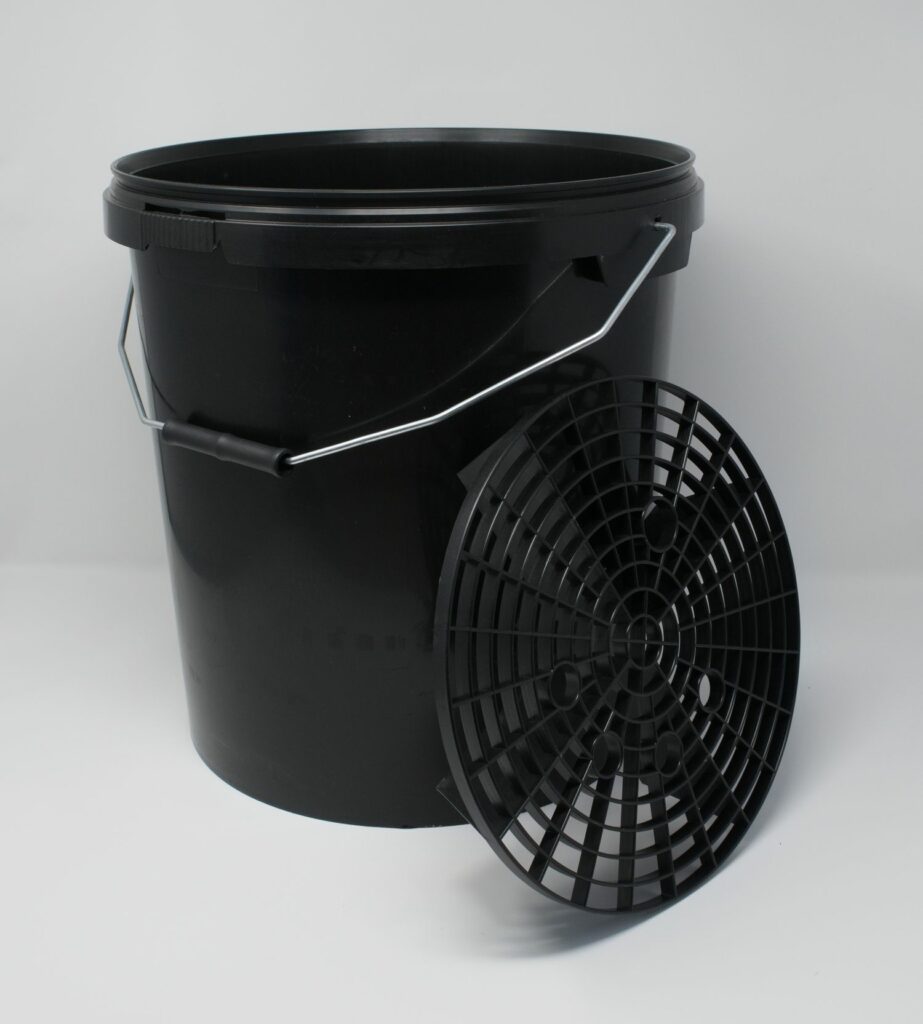 20L Black Car Detailing Bucket with Grit Shield