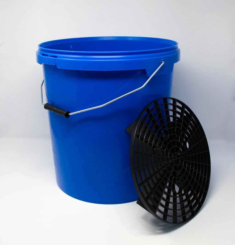20L Blue Car Detailing Bucket with Grit Shield